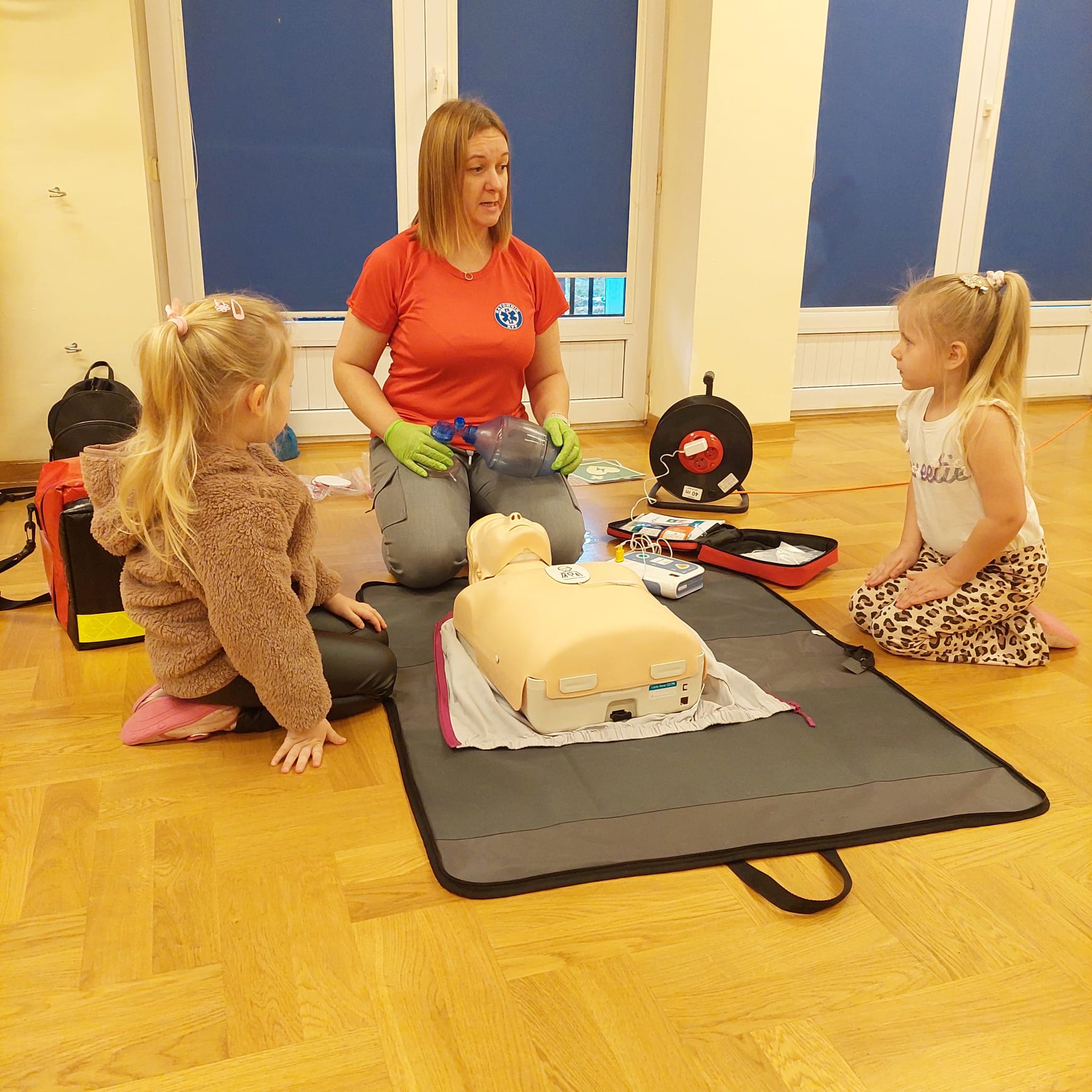 WhatsApp Image 2025-11-26 at 19.01.16 (2)